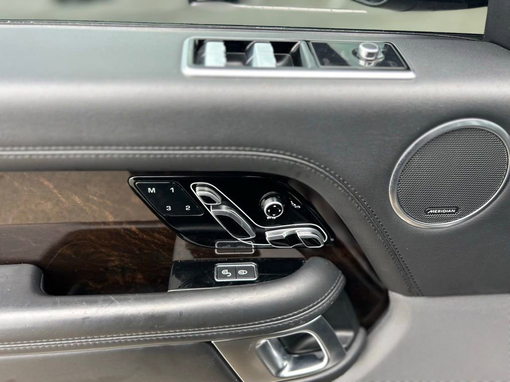 Used 2019 Land Rover Range Rover HSE image 21