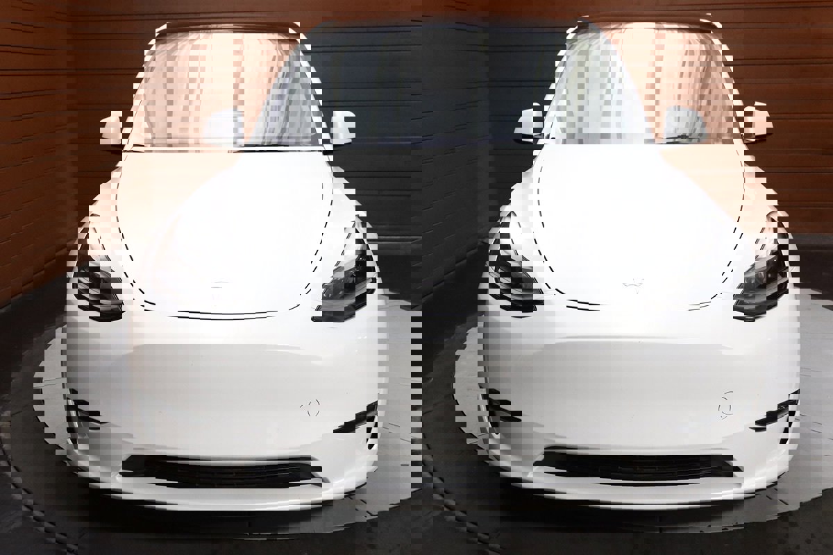 Used 2023 Tesla Model Y Long Range image 3