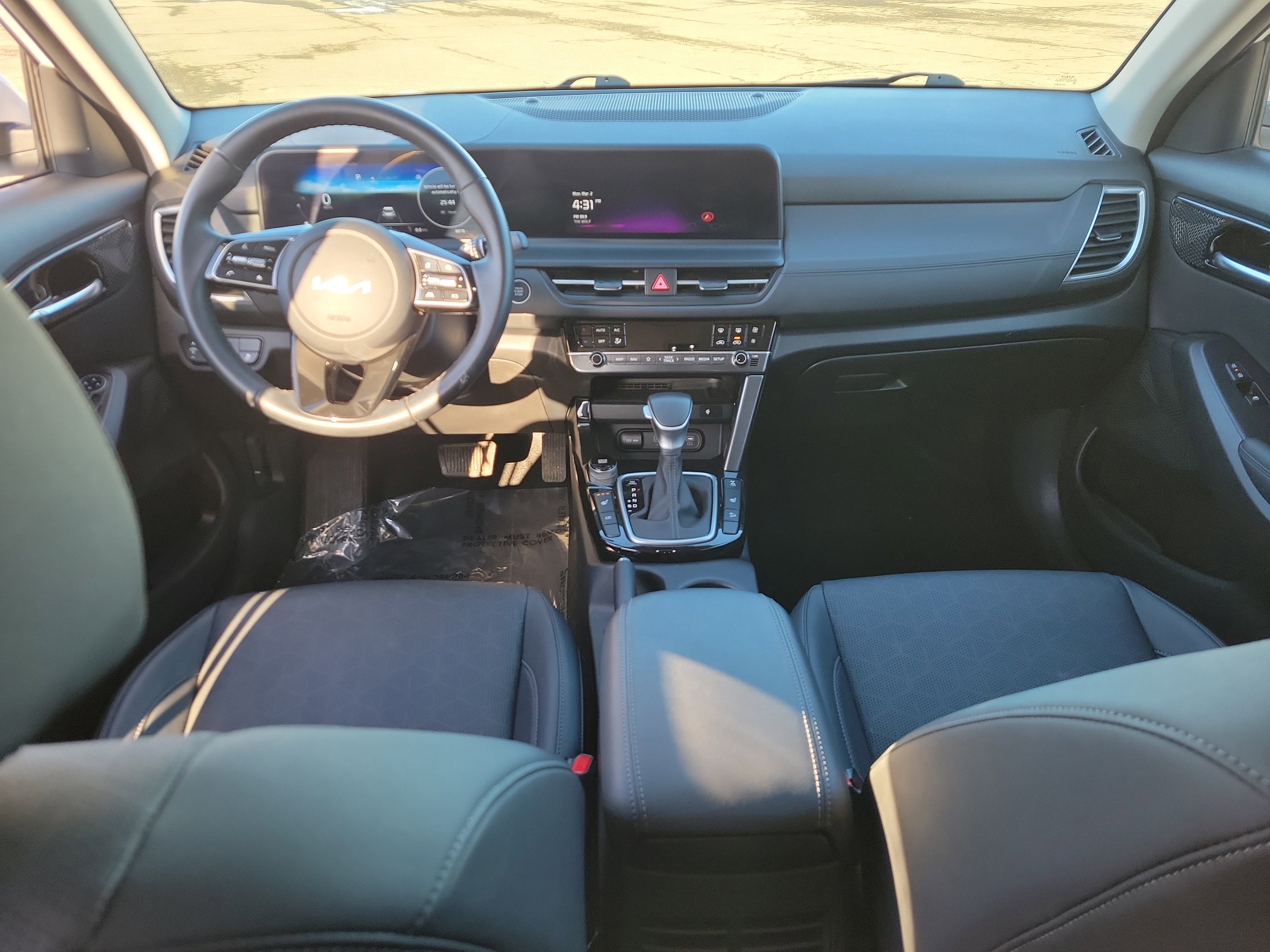 Used 2024 Kia Seltos EX image 18