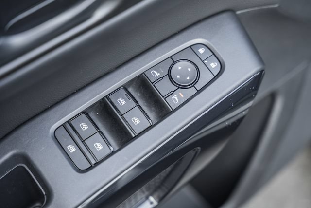 Used 2025 Nissan Pathfinder SV AWD/4WD image 45