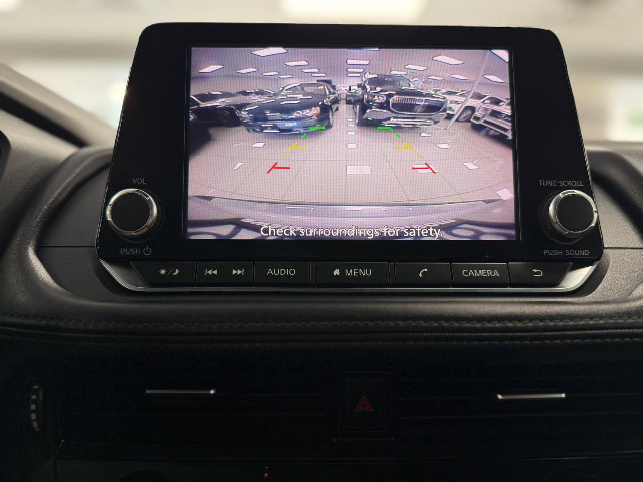Used 2022 Nissan Rogue SV FWD image 18