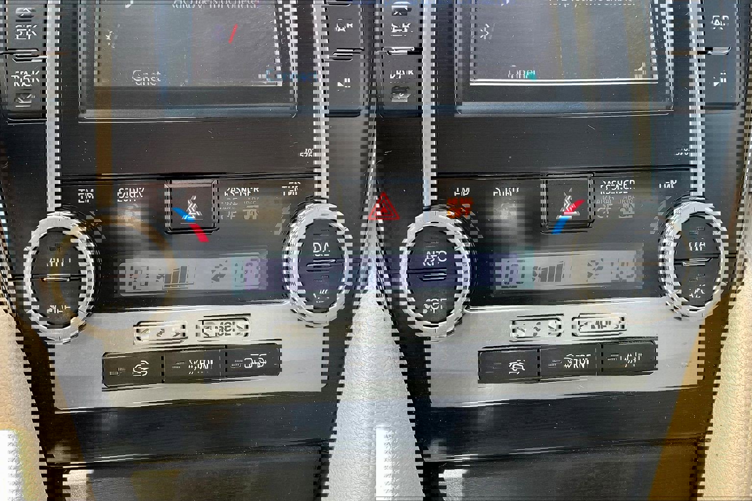 Used 2013 Toyota Camry XLE w/ Convenience Pkg image 15