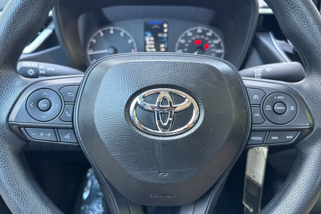 Certified 2025 Toyota Corolla LE FWD image 21