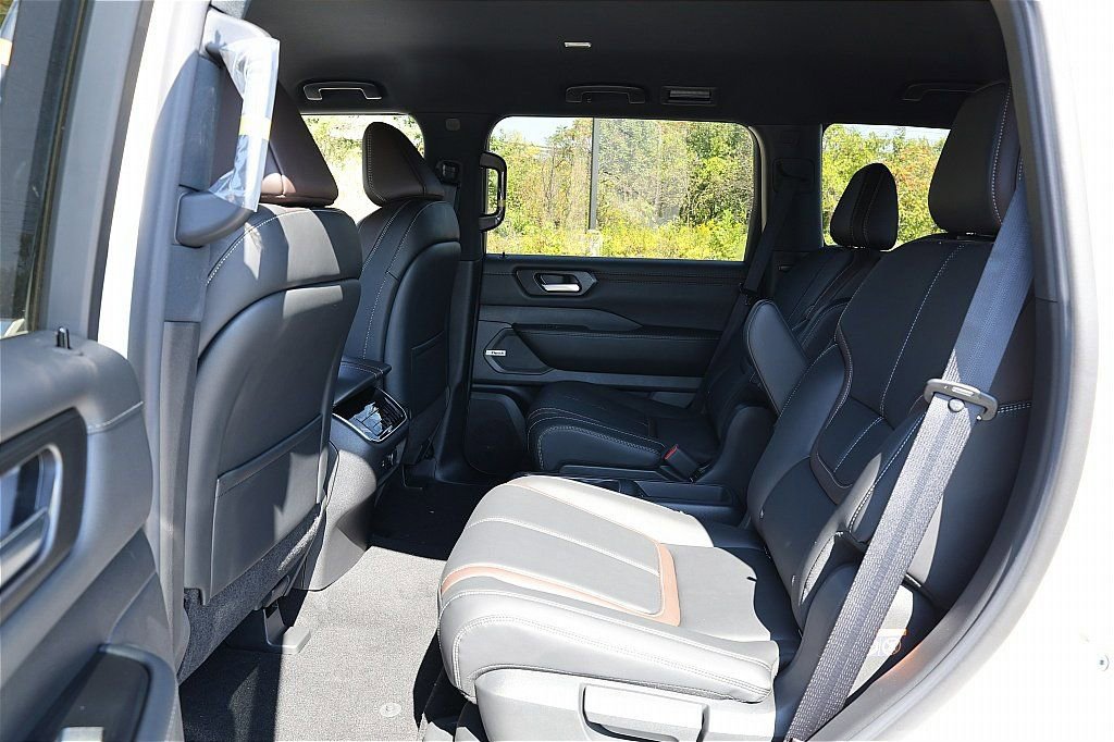 New 2026 Nissan Armada SL w/ Captain's Chari Seat Package image 11