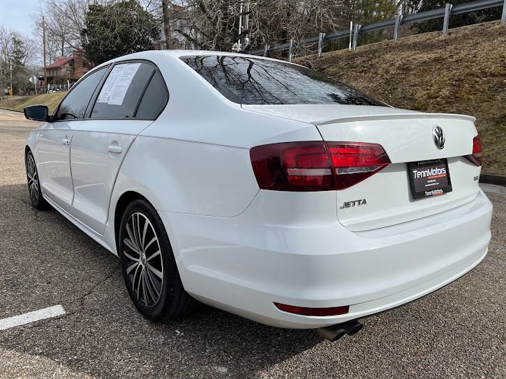 Used 2016 Volkswagen Jetta Sport image 38