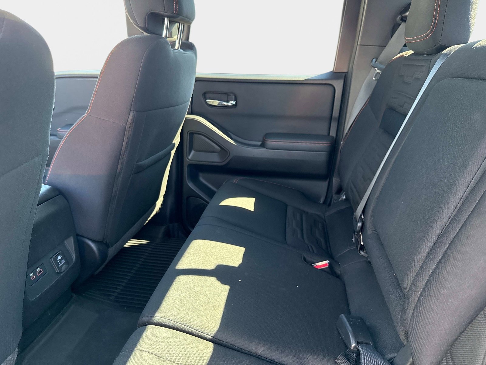 Used 2023 Nissan Frontier PRO-4X w/ Pro Convenience Package image 14