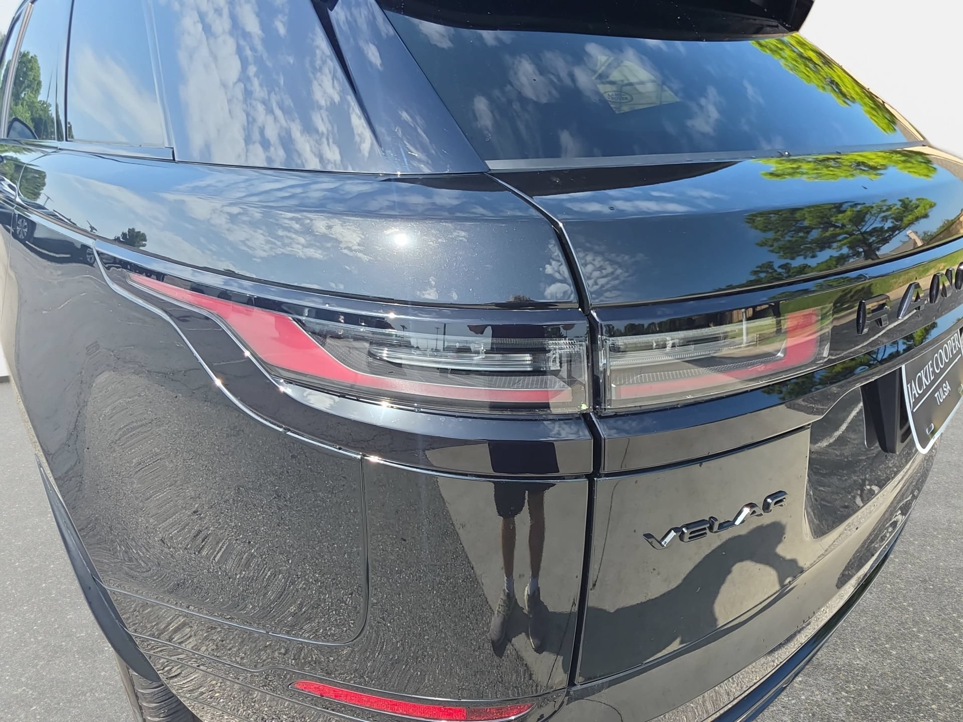 Used 2025 Land Rover Range Rover Velar Dynamic SE AWD/4WD image 33