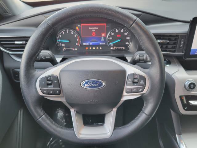 Used 2024 Ford Explorer XLT w/ Equipment Group 202A AWD/4WD image 15