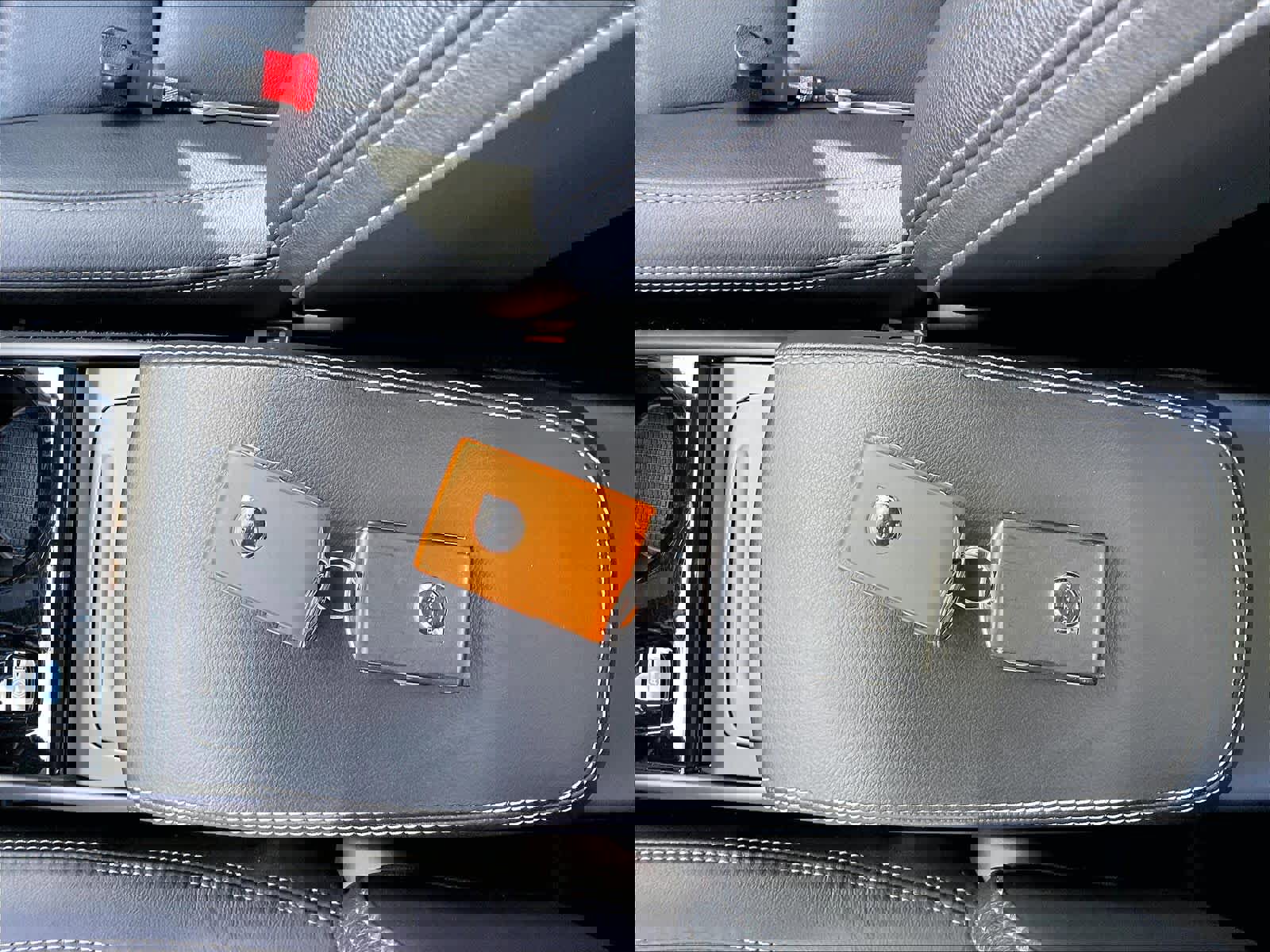 Used 2025 Volvo XC40 B5 Plus image 14