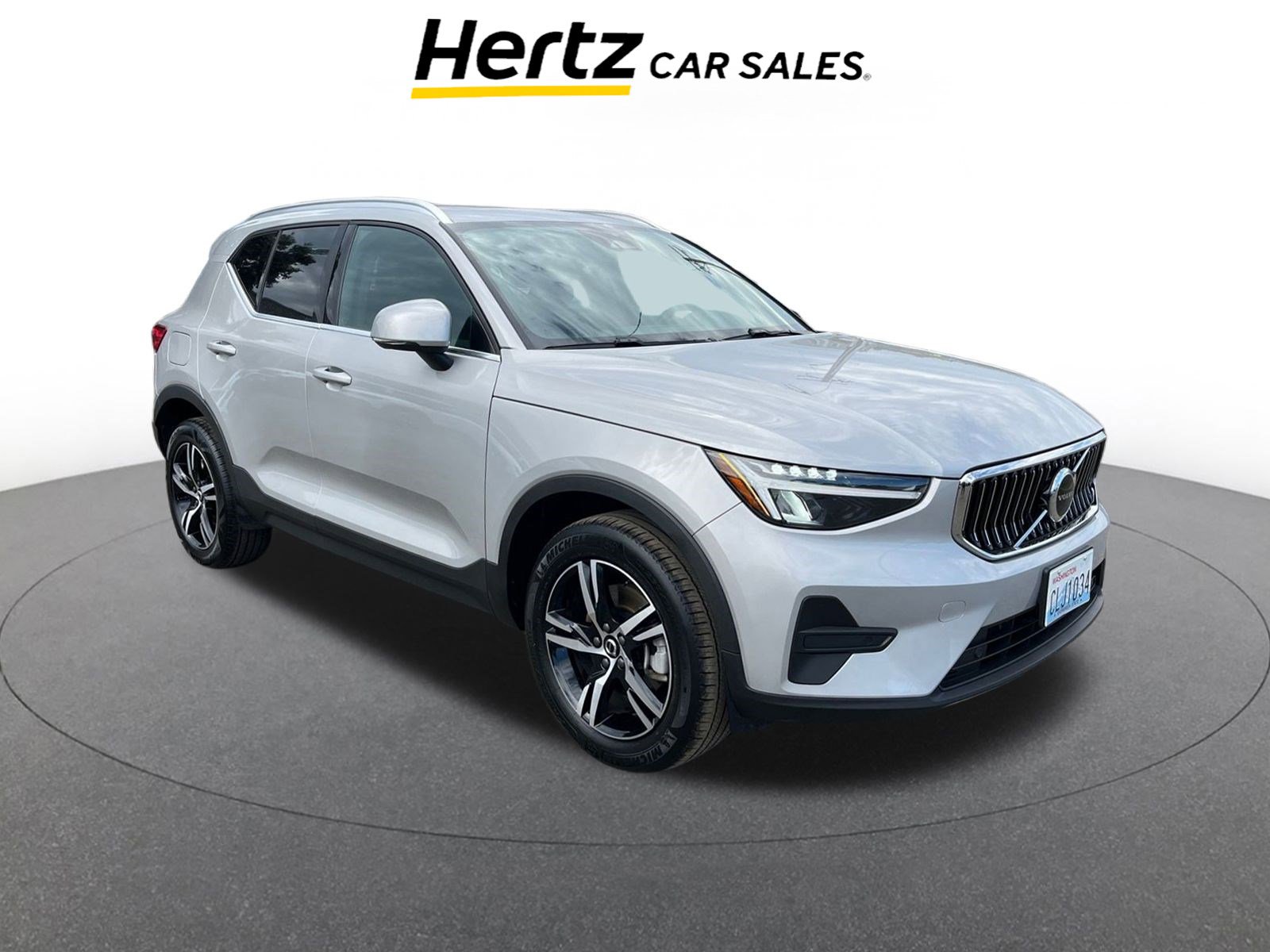 Used 2024 Volvo XC40 B5 Core