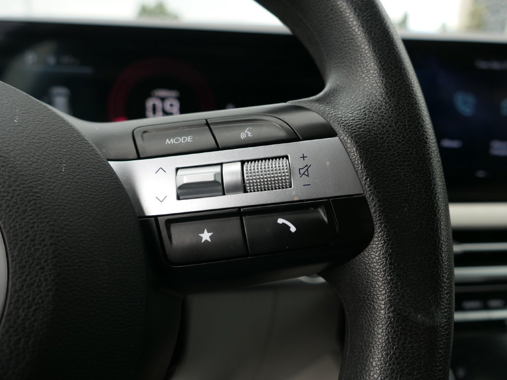 Used 2025 Hyundai Tucson SEL FWD image 12