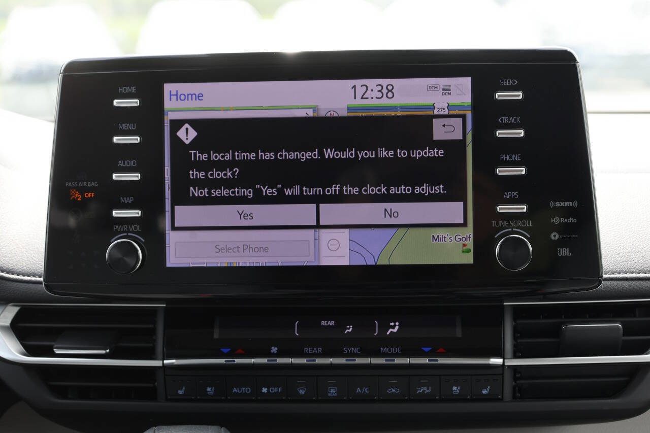 Used 2024 Toyota Sienna Limited AWD/4WD image 21