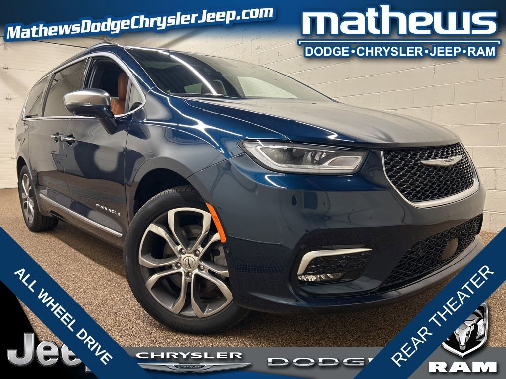Used 2024 Chrysler Pacifica Pinnacle w/ Trailer Tow Group AWD/4WD image 1