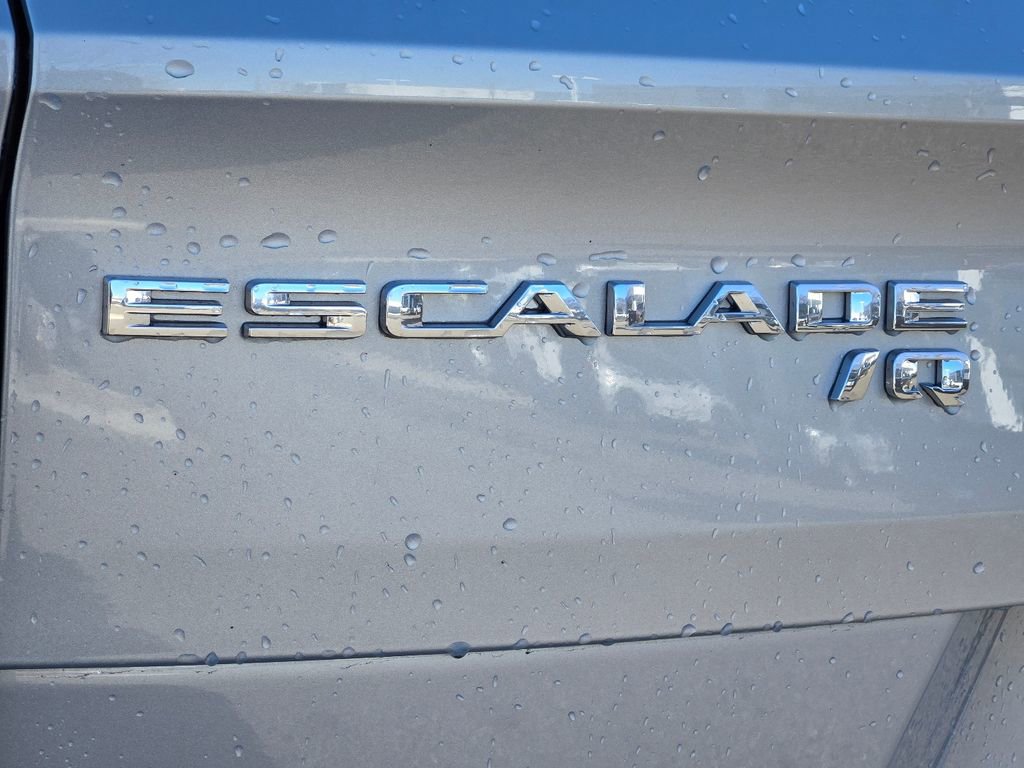 New 2025 Cadillac Escalade IQ Luxury 2 w/ LPO, Etrunk Organizer Package image 3