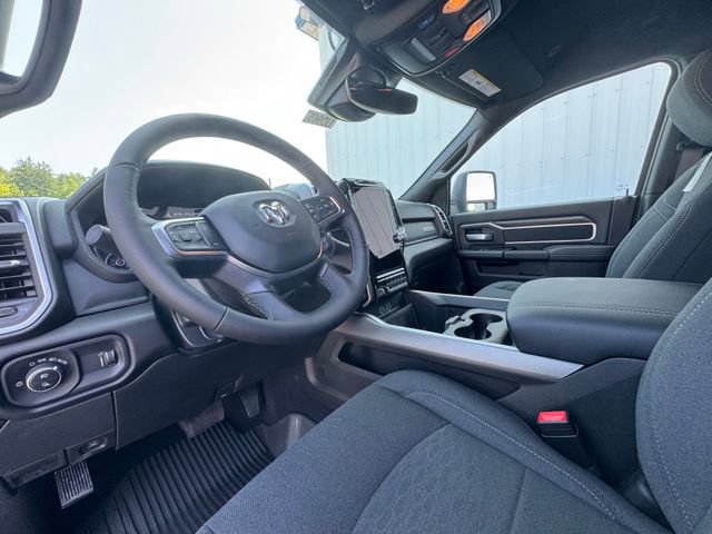 New 2026 RAM 3500 Big Horn AWD/4WD image 36