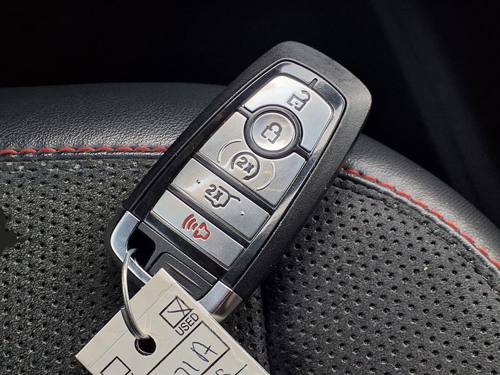 Used 2025 Ford Explorer ST image 13