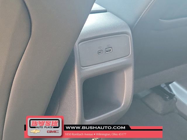 Used 2025 Chevrolet Trax RS w/ Sunroof Package image 11