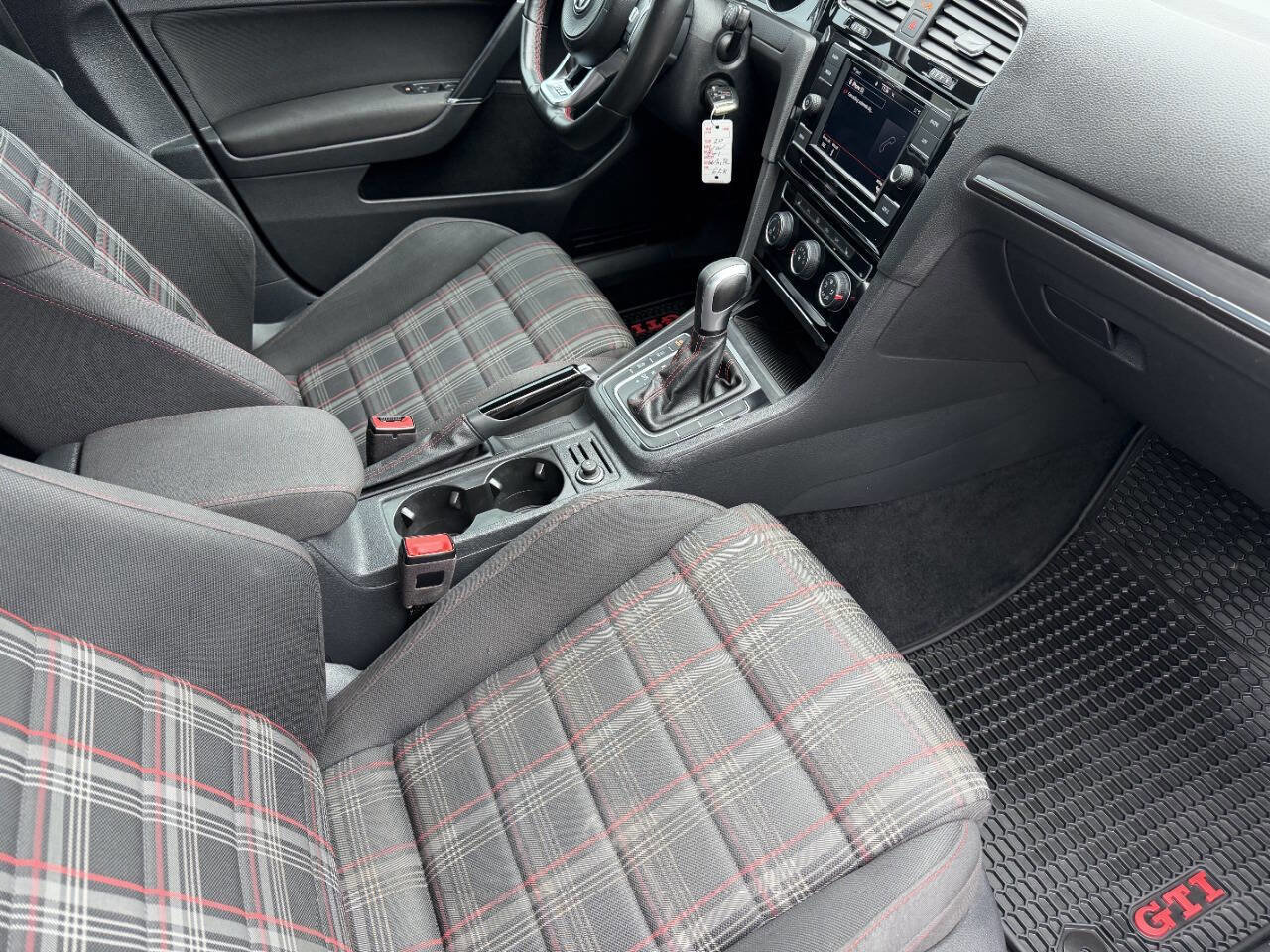 Used 2020 Volkswagen GTI S image 24