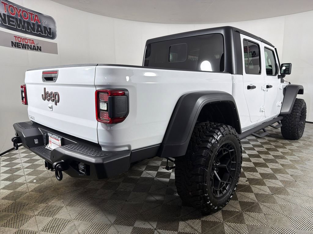 Used 2024 Jeep Gladiator Rubicon w/ Steel Bumper Group AWD/4WD image 3