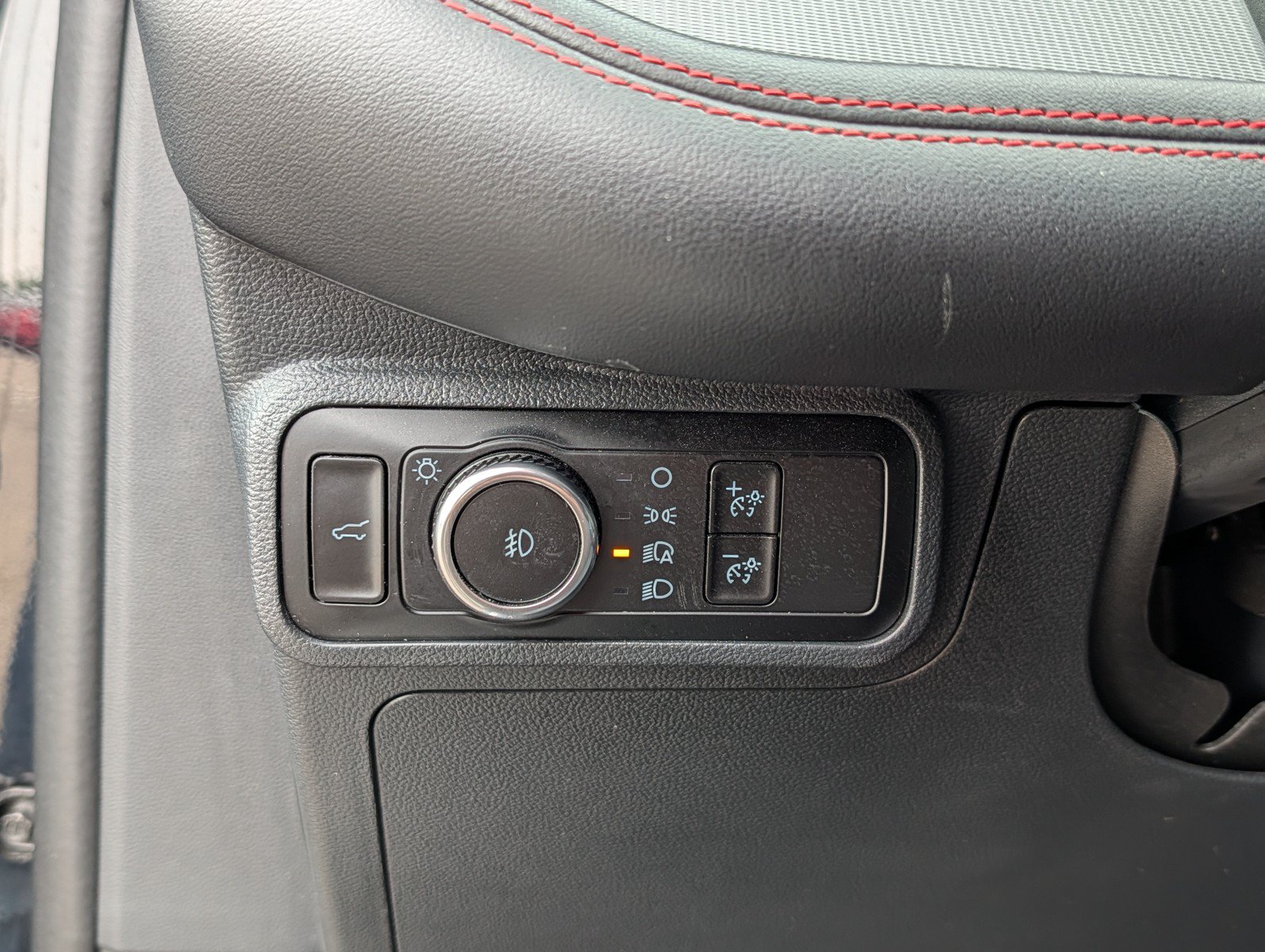 Used 2025 Ford Explorer ST-Line AWD/4WD image 14