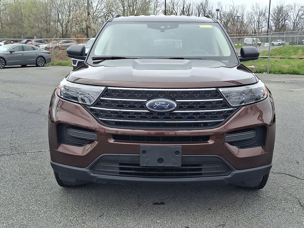 Used 2020 Ford Explorer XLT w/ Comfort Package AWD/4WD image 2