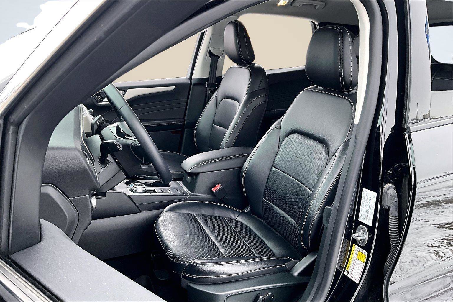 Used 2022 Ford Escape SEL w/ Technology Package image 25