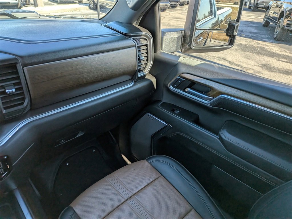 Used 2024 Chevrolet Silverado 2500 High Country w/ High Country Premium Package image 16