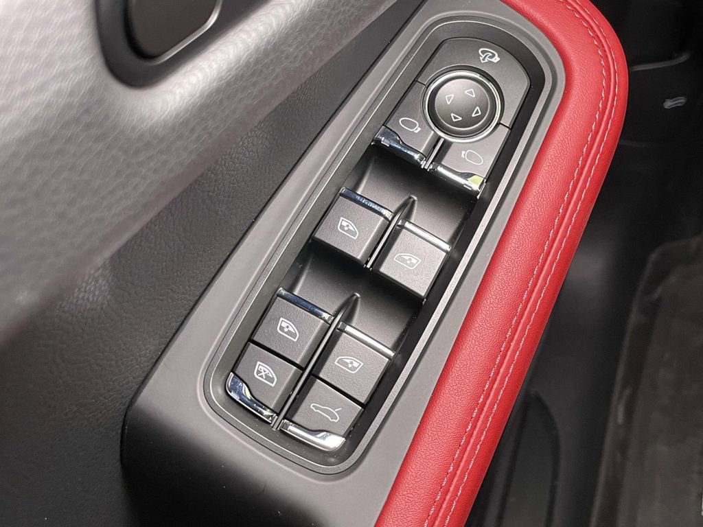 New 2025 Porsche Macan image 39