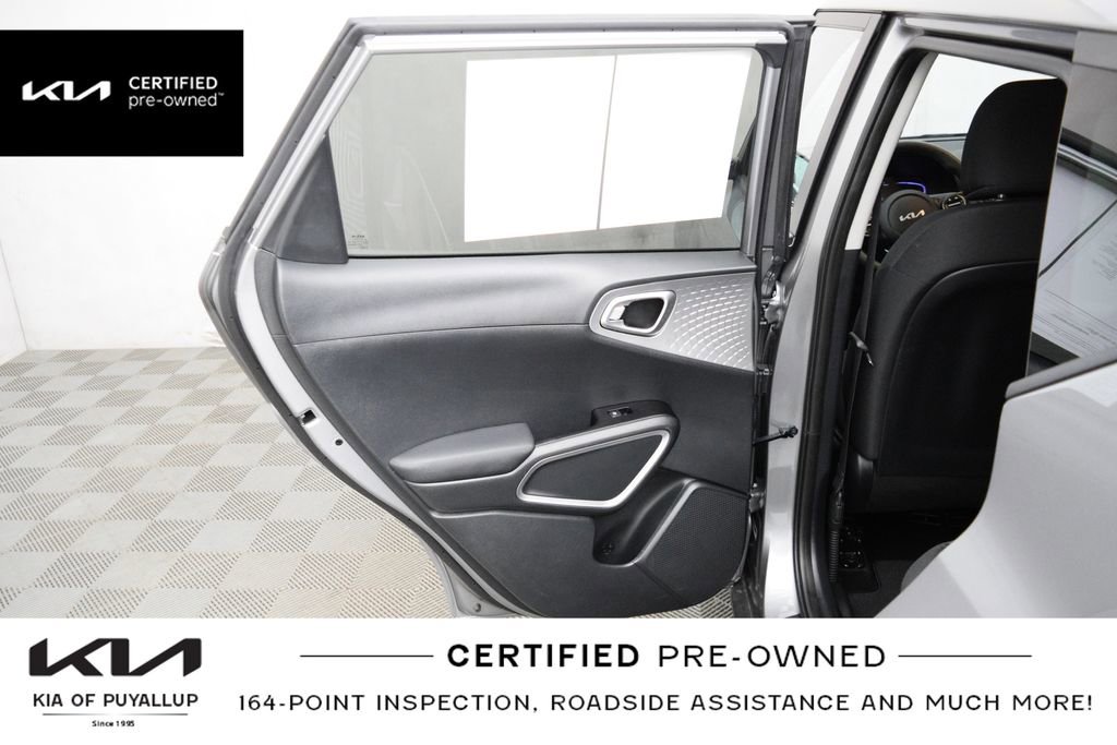 Certified 2025 Kia Soul LX w/ LX Technology Package FWD image 12