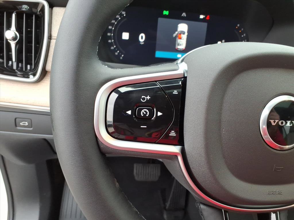 Certified 2026 Volvo XC90 B6 Plus w/ Protection Package Premier AWD/4WD image 15
