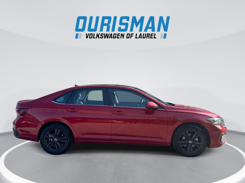 Used 2024 Volkswagen Jetta SE FWD image 9