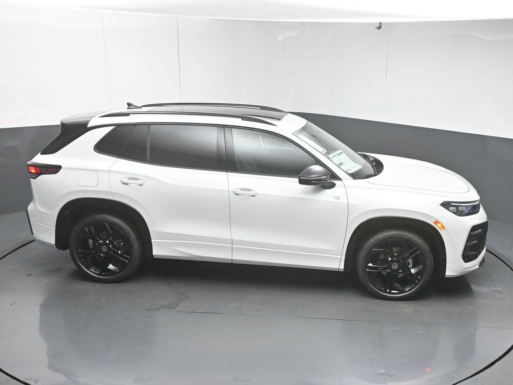 New 2026 Volkswagen Tiguan SE R-Line FWD image 50