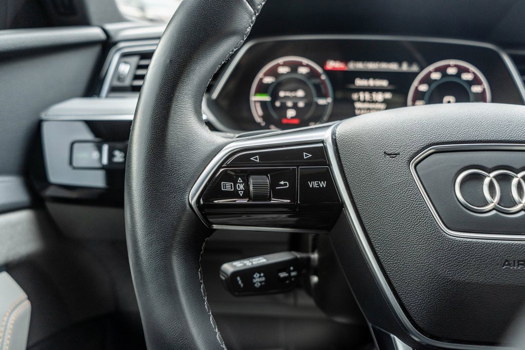 Used 2024 Audi Q8 e-tron Prestige image 27