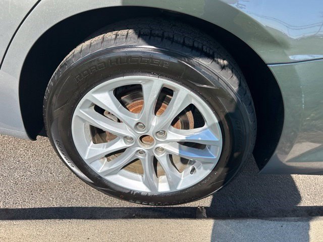 Used 2017 Chevrolet Malibu LT FWD image 49