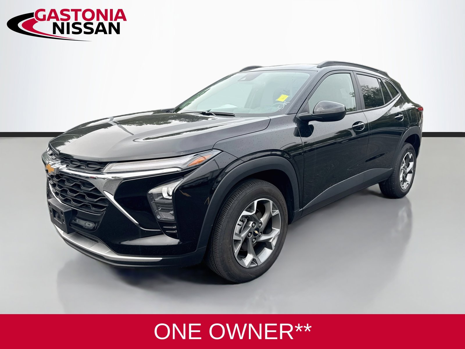 Used 2024 Chevrolet Trax LT w/ LT Convenience Package FWD image 3