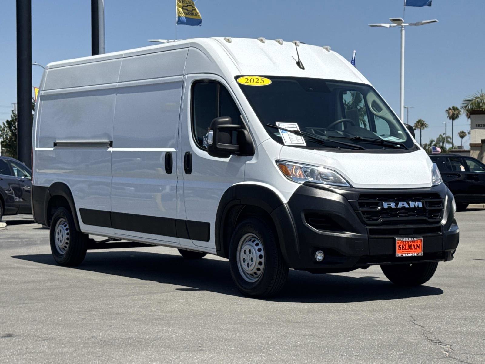 Used 2025 RAM ProMaster 2500 w/ Convenience Group FWD image 3