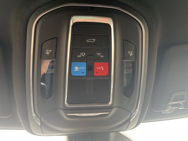 New 2026 Jeep Grand Cherokee Altitude image 29