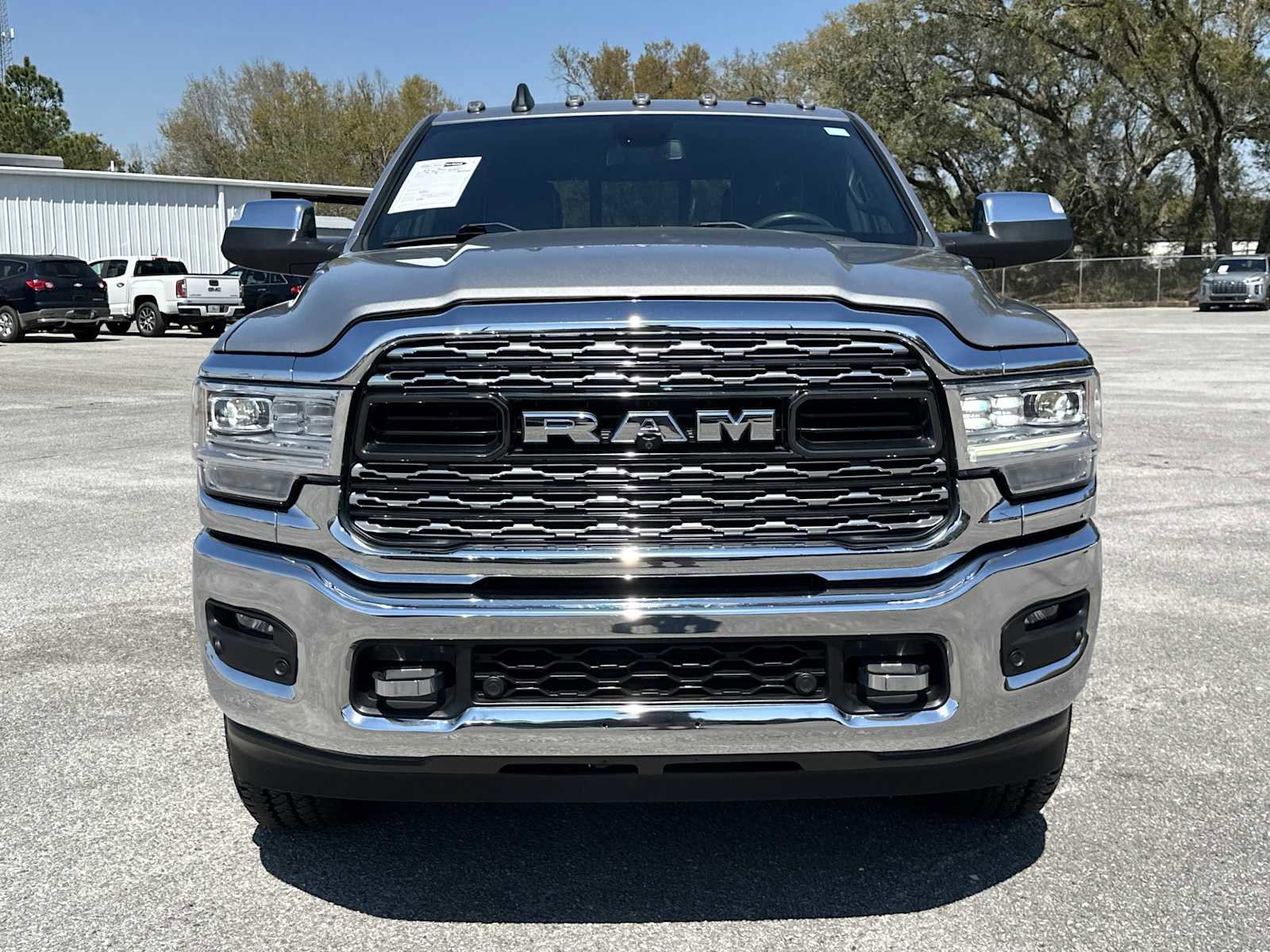 Used 2022 RAM 2500 Limited w/ Towing Technology Group image 3