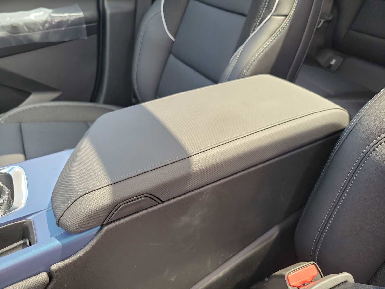 New 2025 Chevrolet Equinox EV LT w/ Convenience Package II FWD image 24