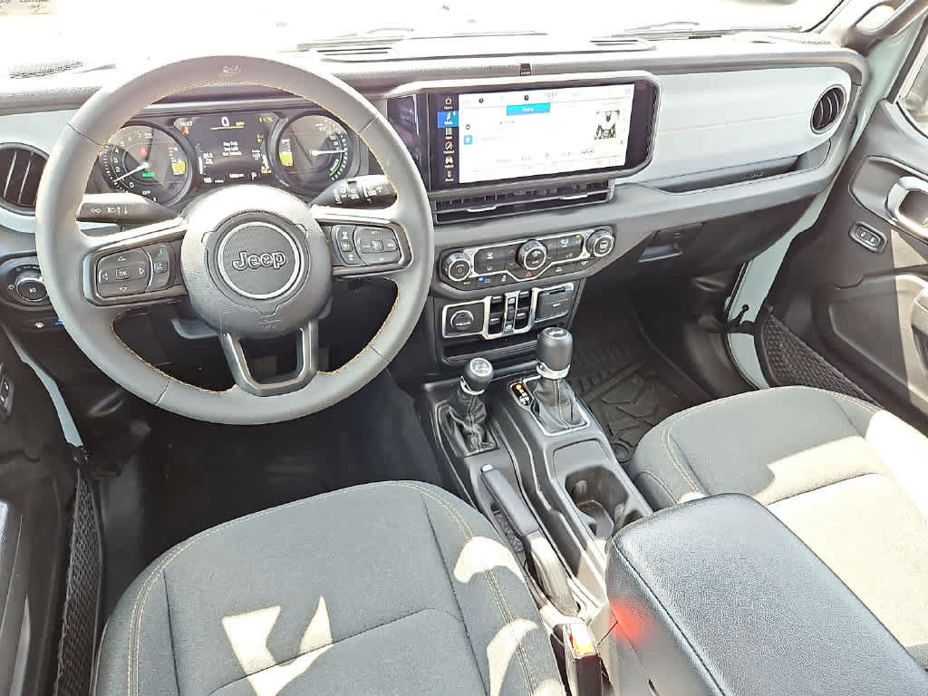 Used 2024 Jeep Wrangler Unlimited AWD/4WD image 10