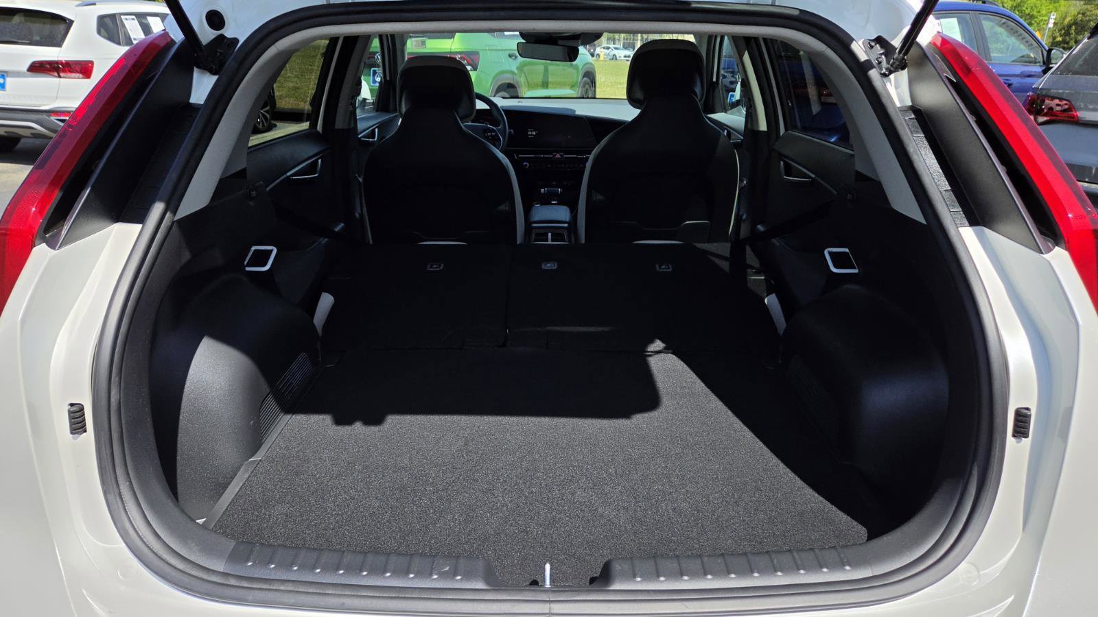 Used 2023 Kia Niro EX image 57