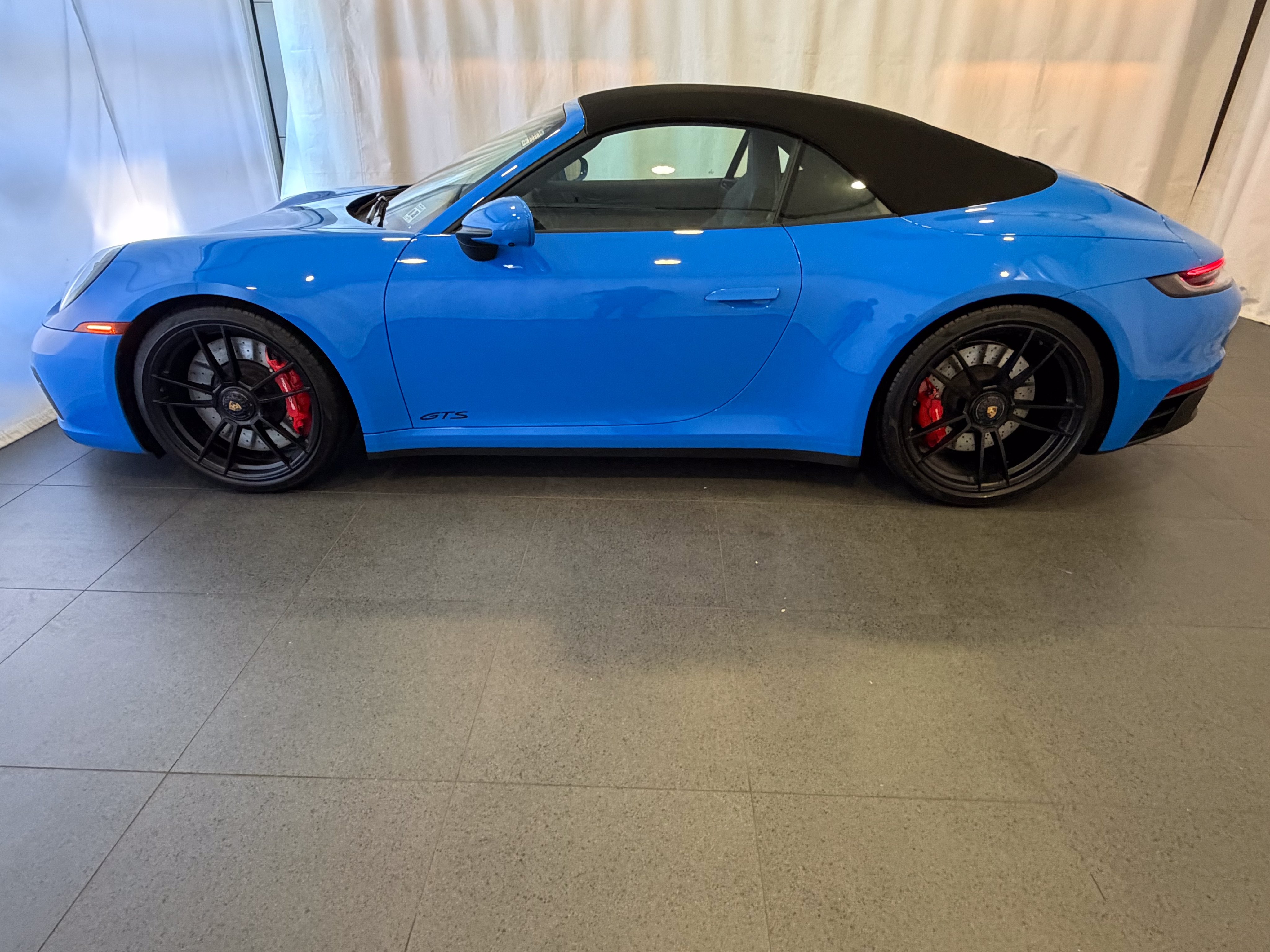 Used 2024 Porsche 911 Carrera GTS RWD image 2