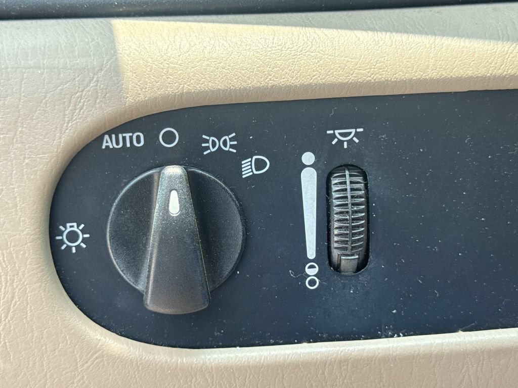 Used 2003 Ford Windstar SE FWD image 28