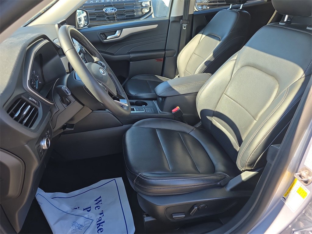 Used 2022 Ford Escape SEL image 12