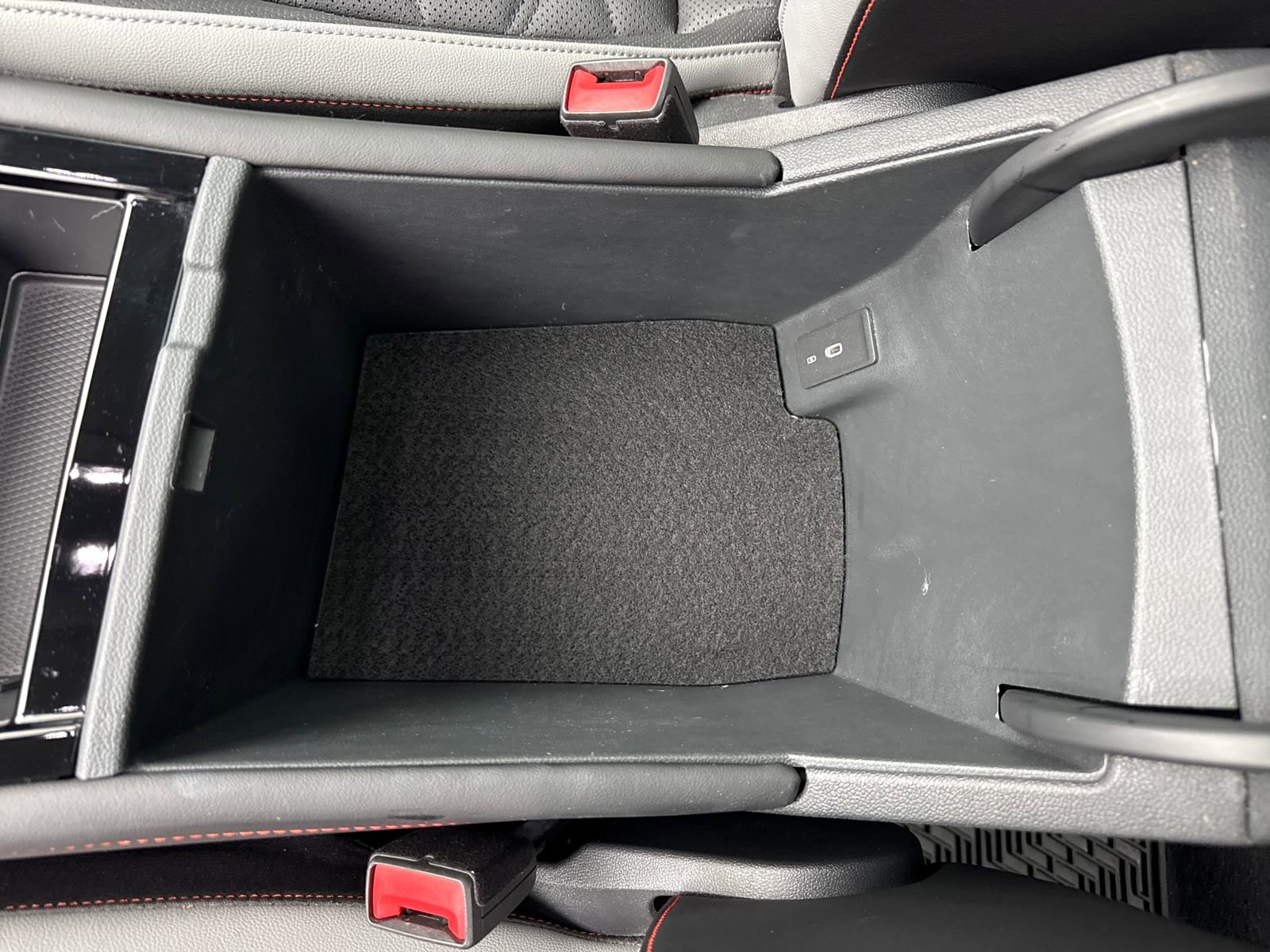 Used 2024 Volkswagen Atlas Peak Edition SE image 26