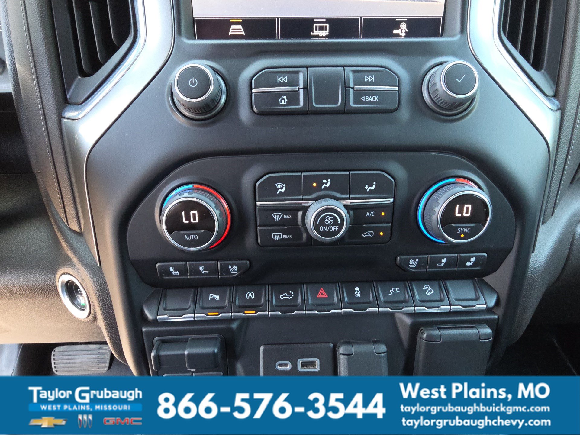 Used 2021 Chevrolet Silverado 1500 LTZ w/ Z71 Off-Road Package AWD/4WD image 25
