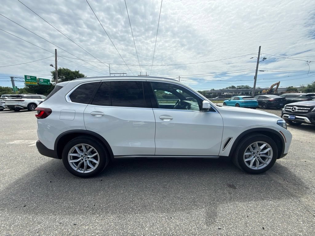 Used 2021 BMW X5 xDrive40i w/ Convenience Package AWD/4WD image 4