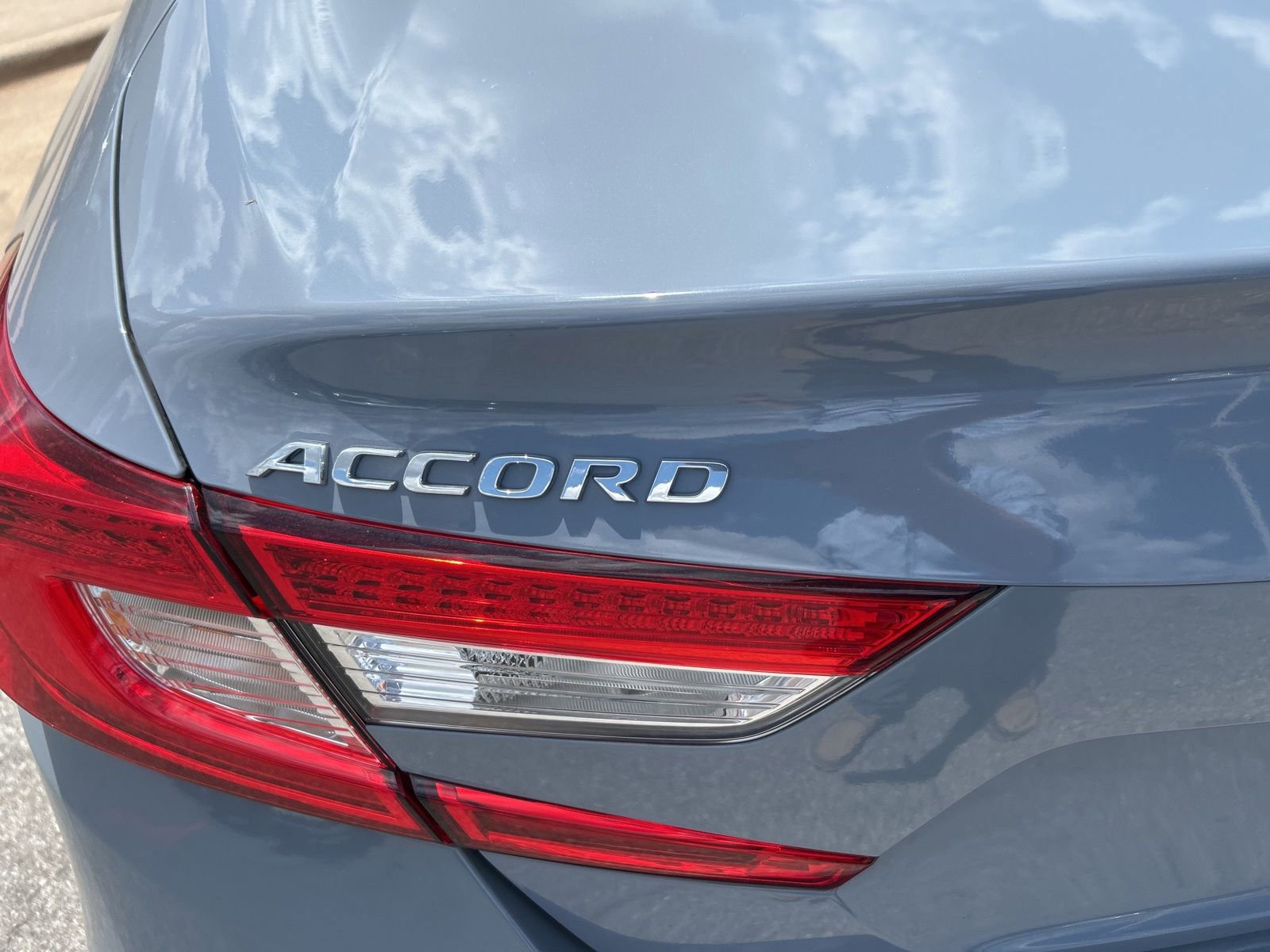 Used 2021 Honda Accord Touring image 11
