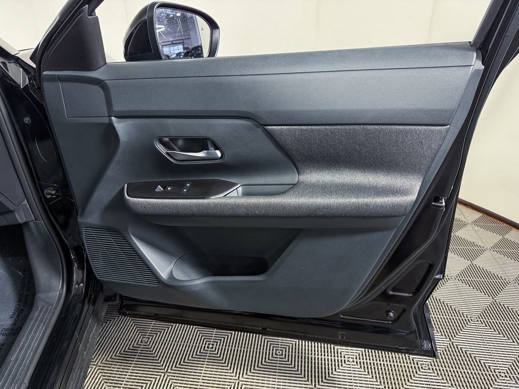 Certified 2025 Nissan Kicks SV image 41