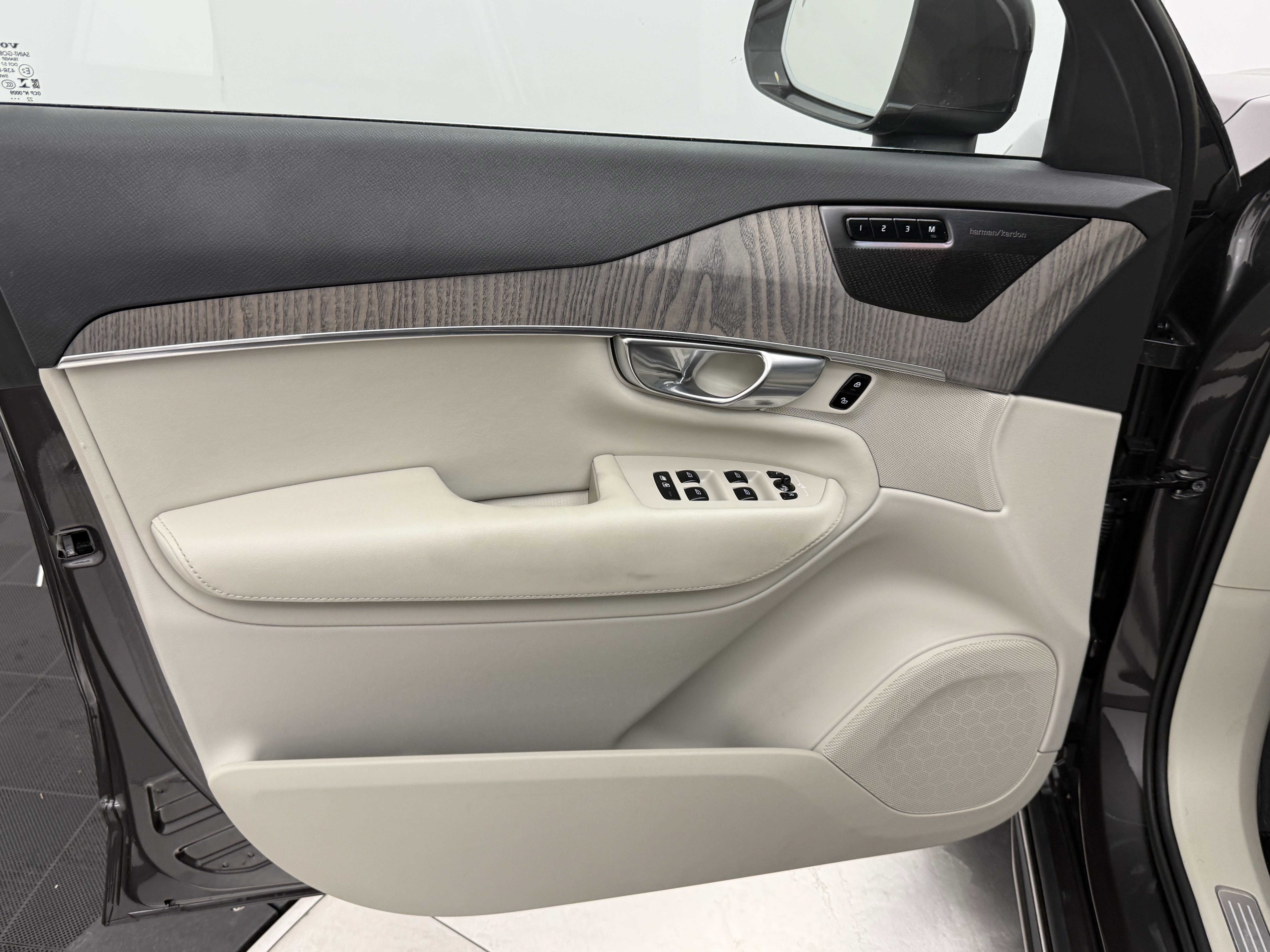 Certified 2023 Volvo XC90 B6 Plus w/ Protection Package Premier AWD/4WD image 10